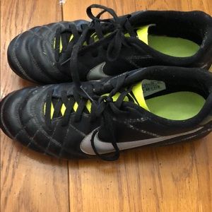 Nike Jr Tiempo soccer cleats size 5.5Y